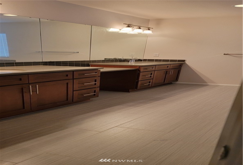 5006 324, Auburn, Washington 98001, 4 Bedrooms Bedrooms, ,2 BathroomsBathrooms,Residential Lease,For Rent,324,NWM1871214