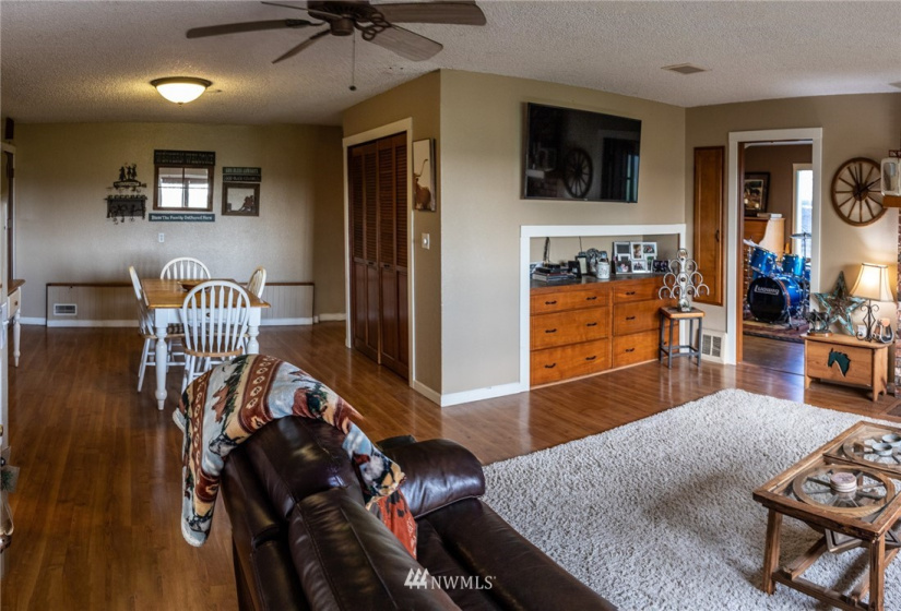 1858 Badger, Custer, Washington 98240, 4 Bedrooms Bedrooms, ,1 BathroomBathrooms,Residential,For Sale,Badger,NWM1869238