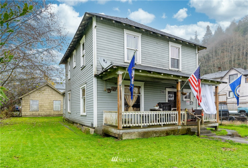 910 Summit, Aberdeen, Washington 98520, 4 Bedrooms Bedrooms, ,3 BathroomsBathrooms,Residential,For Sale,Summit,NWM1871388