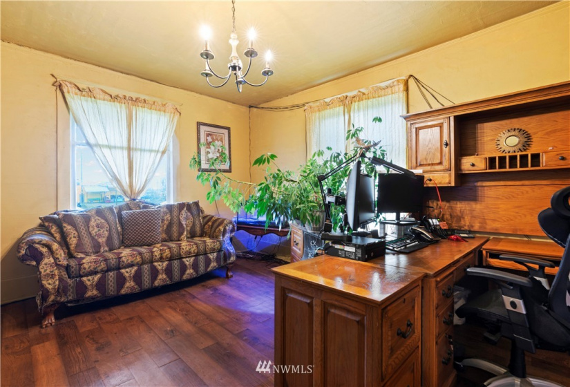 910 Summit, Aberdeen, Washington 98520, 4 Bedrooms Bedrooms, ,3 BathroomsBathrooms,Residential,For Sale,Summit,NWM1871388