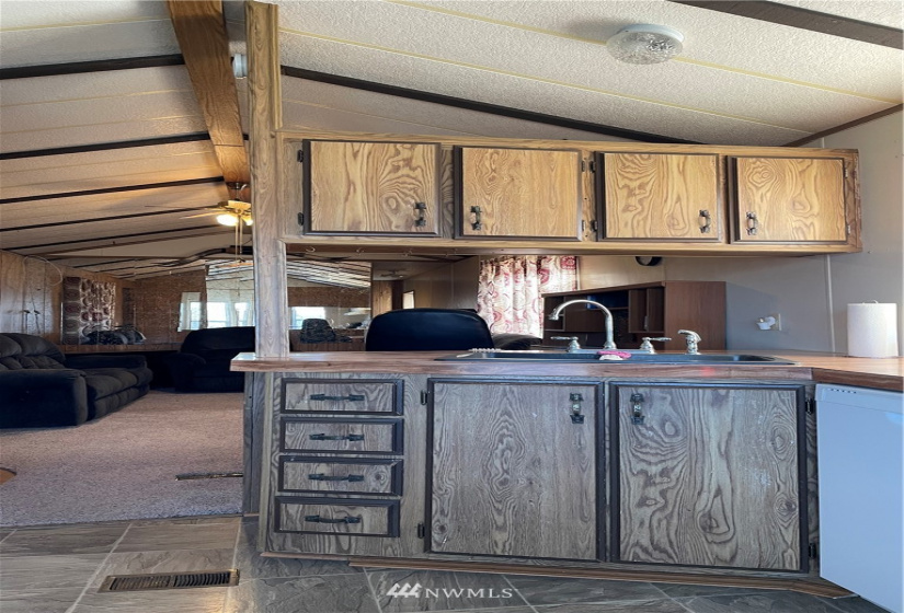 10225 HWY 2, Coulee City, Washington 99115, ,Commercial Sale,For Sale,HWY 2,NWM1870281