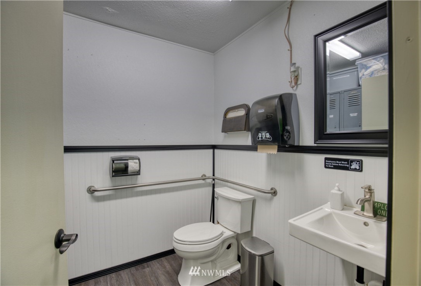 220 Young, Elma, Washington 98541, ,Commercial Sale,For Sale,Young,NWM1871314