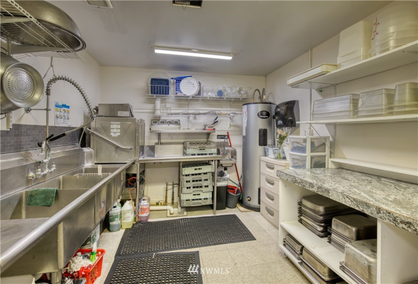220 Young, Elma, Washington 98541, ,Commercial Sale,For Sale,Young,NWM1871314
