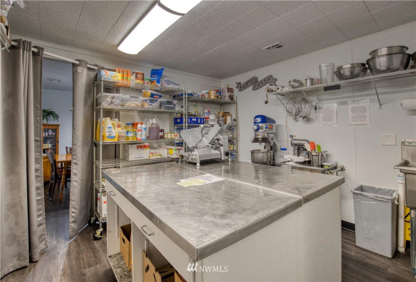220 Young, Elma, Washington 98541, ,Commercial Sale,For Sale,Young,NWM1871314