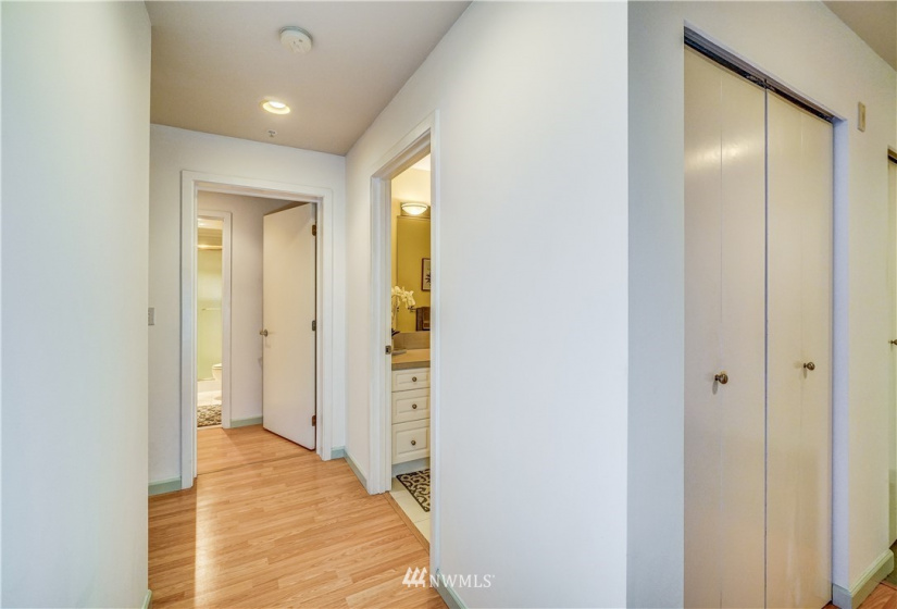 321 10th, Seattle, Washington 98104, 2 Bedrooms Bedrooms, ,1 BathroomBathrooms,Residential,For Sale,Stadium View,10th,NWM1860829