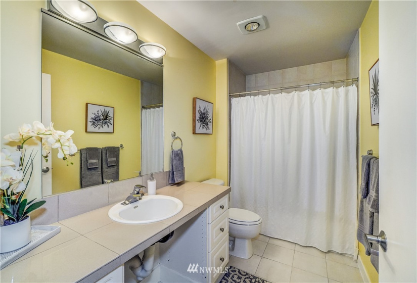 321 10th, Seattle, Washington 98104, 2 Bedrooms Bedrooms, ,1 BathroomBathrooms,Residential,For Sale,Stadium View,10th,NWM1860829