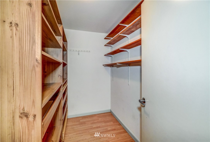 321 10th, Seattle, Washington 98104, 2 Bedrooms Bedrooms, ,1 BathroomBathrooms,Residential,For Sale,Stadium View,10th,NWM1860829