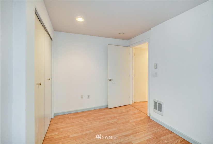 321 10th, Seattle, Washington 98104, 2 Bedrooms Bedrooms, ,1 BathroomBathrooms,Residential,For Sale,Stadium View,10th,NWM1860829