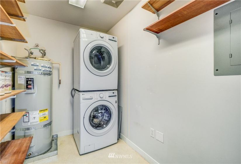 321 10th, Seattle, Washington 98104, 2 Bedrooms Bedrooms, ,1 BathroomBathrooms,Residential,For Sale,Stadium View,10th,NWM1860829