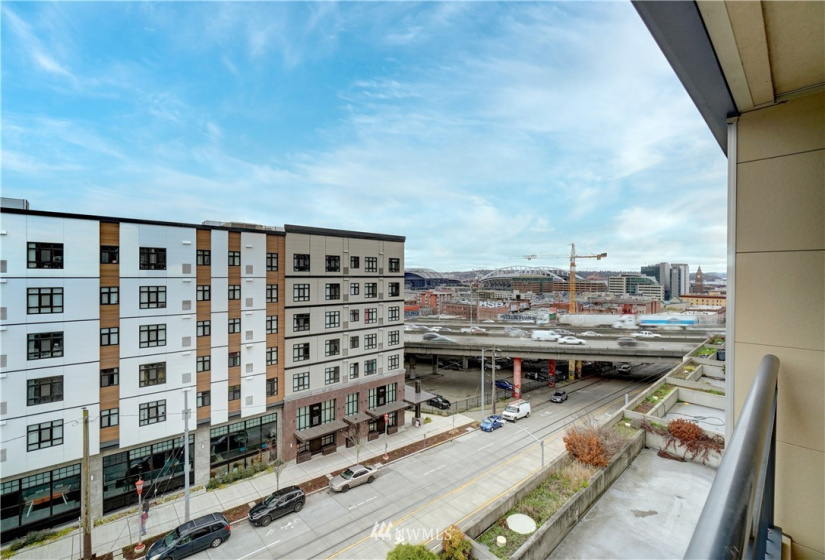 321 10th, Seattle, Washington 98104, 2 Bedrooms Bedrooms, ,1 BathroomBathrooms,Residential,For Sale,Stadium View,10th,NWM1860829