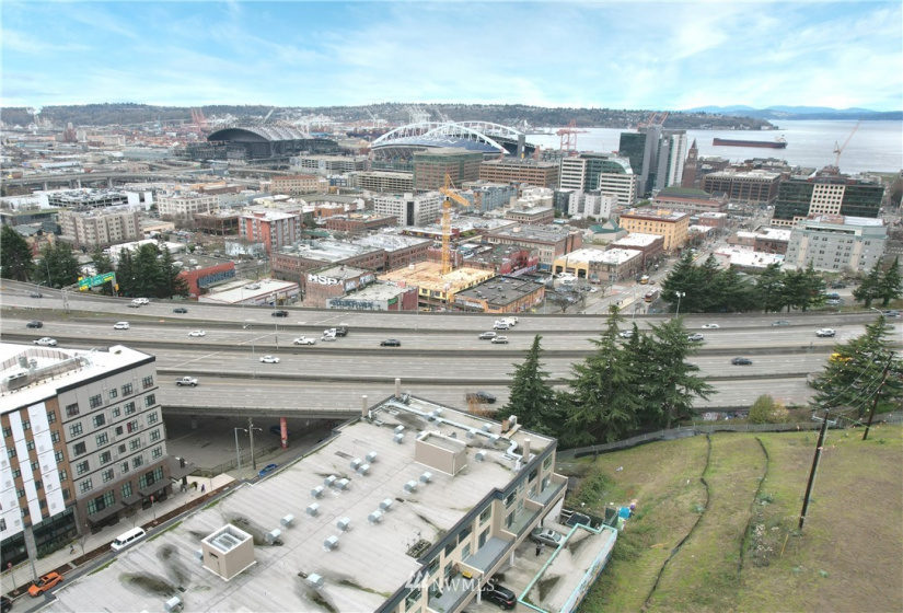 321 10th, Seattle, Washington 98104, 2 Bedrooms Bedrooms, ,1 BathroomBathrooms,Residential,For Sale,Stadium View,10th,NWM1860829