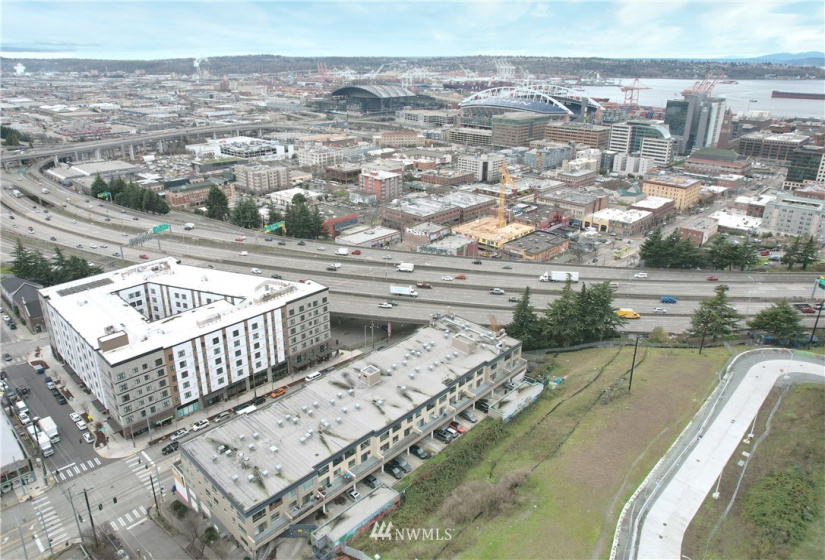 321 10th, Seattle, Washington 98104, 2 Bedrooms Bedrooms, ,1 BathroomBathrooms,Residential,For Sale,Stadium View,10th,NWM1860829
