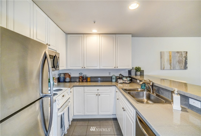 321 10th, Seattle, Washington 98104, 2 Bedrooms Bedrooms, ,1 BathroomBathrooms,Residential,For Sale,Stadium View,10th,NWM1860829