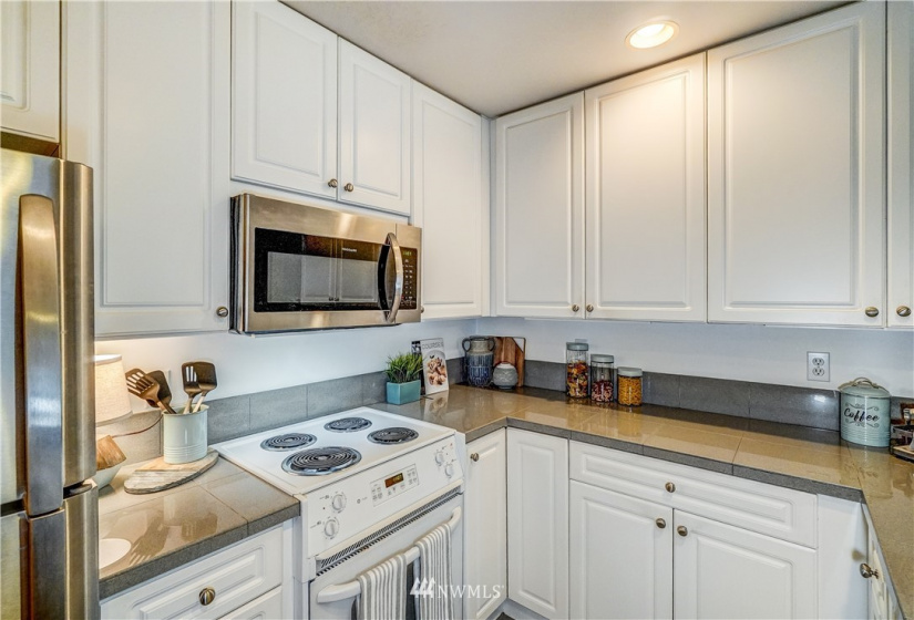 321 10th, Seattle, Washington 98104, 2 Bedrooms Bedrooms, ,1 BathroomBathrooms,Residential,For Sale,Stadium View,10th,NWM1860829