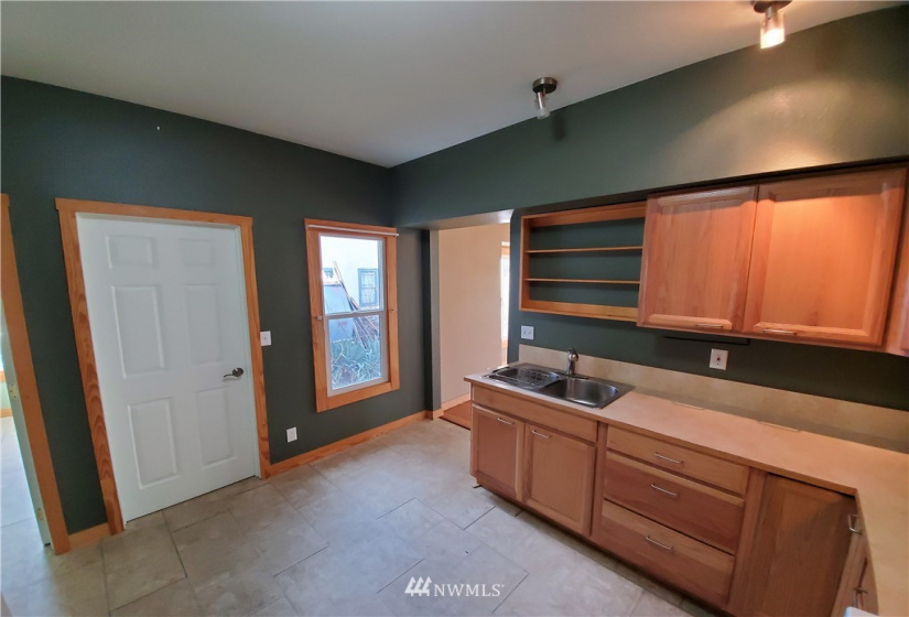 925 1st, Okanogan, Washington 98840, 2 Bedrooms Bedrooms, ,1 BathroomBathrooms,Residential,For Sale,Kahlows 2nd Add Okan,1st,NWM1868124