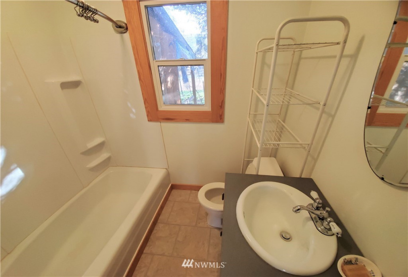 925 1st, Okanogan, Washington 98840, 2 Bedrooms Bedrooms, ,1 BathroomBathrooms,Residential,For Sale,Kahlows 2nd Add Okan,1st,NWM1868124