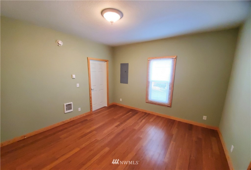 925 1st, Okanogan, Washington 98840, 2 Bedrooms Bedrooms, ,1 BathroomBathrooms,Residential,For Sale,Kahlows 2nd Add Okan,1st,NWM1868124