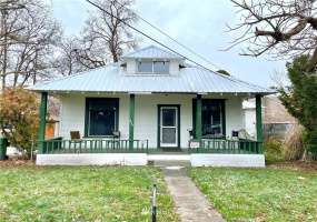 925 1st, Okanogan, Washington 98840, 2 Bedrooms Bedrooms, ,1 BathroomBathrooms,Residential,For Sale,Kahlows 2nd Add Okan,1st,NWM1868124