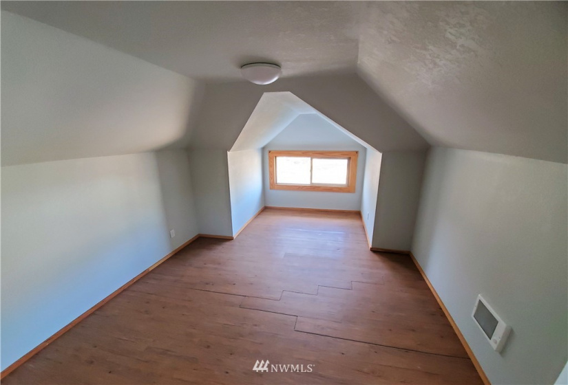 925 1st, Okanogan, Washington 98840, 2 Bedrooms Bedrooms, ,1 BathroomBathrooms,Residential,For Sale,Kahlows 2nd Add Okan,1st,NWM1868124