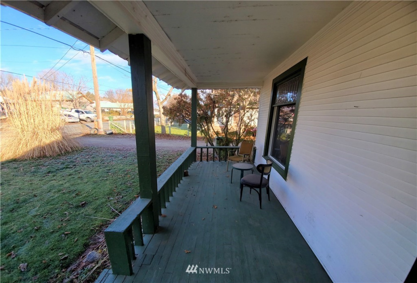 925 1st, Okanogan, Washington 98840, 2 Bedrooms Bedrooms, ,1 BathroomBathrooms,Residential,For Sale,Kahlows 2nd Add Okan,1st,NWM1868124