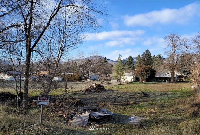 925 1st, Okanogan, Washington 98840, 2 Bedrooms Bedrooms, ,1 BathroomBathrooms,Residential,For Sale,Kahlows 2nd Add Okan,1st,NWM1868124