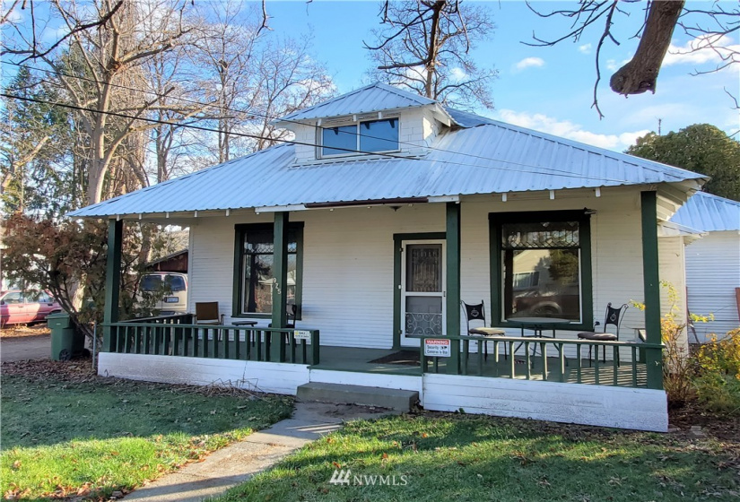 925 1st, Okanogan, Washington 98840, 2 Bedrooms Bedrooms, ,1 BathroomBathrooms,Residential,For Sale,Kahlows 2nd Add Okan,1st,NWM1868124