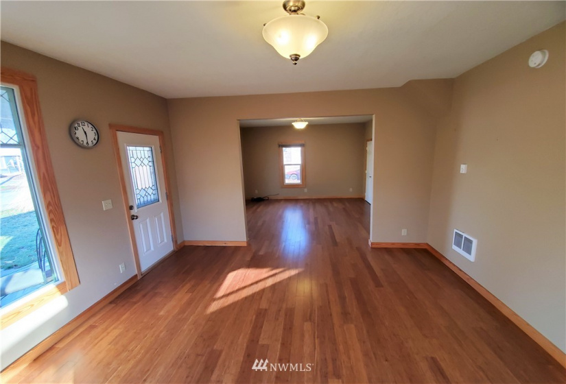 925 1st, Okanogan, Washington 98840, 2 Bedrooms Bedrooms, ,1 BathroomBathrooms,Residential,For Sale,Kahlows 2nd Add Okan,1st,NWM1868124