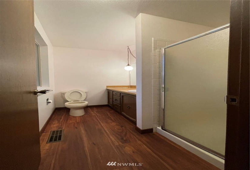 17126 68th, Edmonds, Washington 98026, 3 Bedrooms Bedrooms, ,1 BathroomBathrooms,Residential,For Sale,68th,NWM1871595
