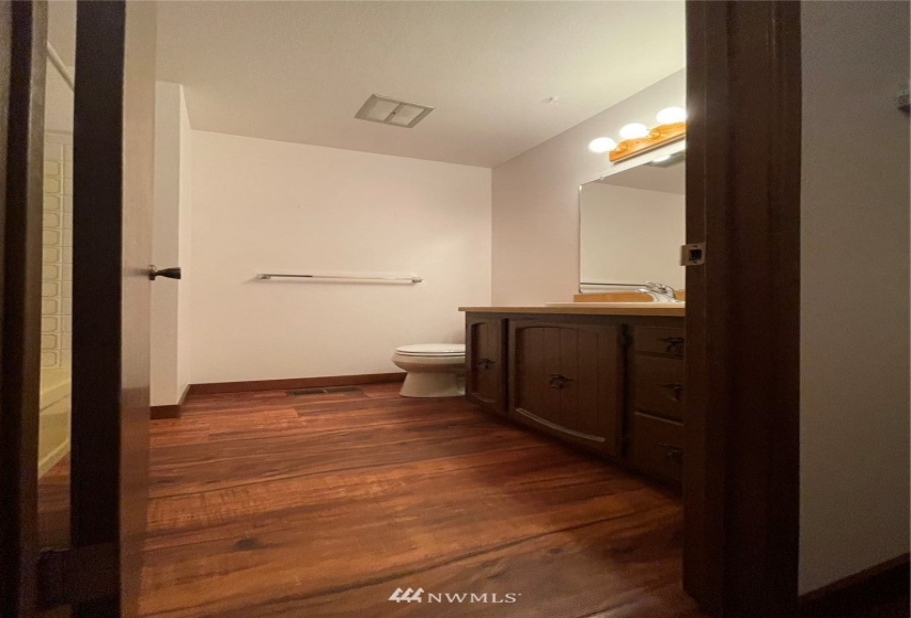 17126 68th, Edmonds, Washington 98026, 3 Bedrooms Bedrooms, ,1 BathroomBathrooms,Residential,For Sale,68th,NWM1871595