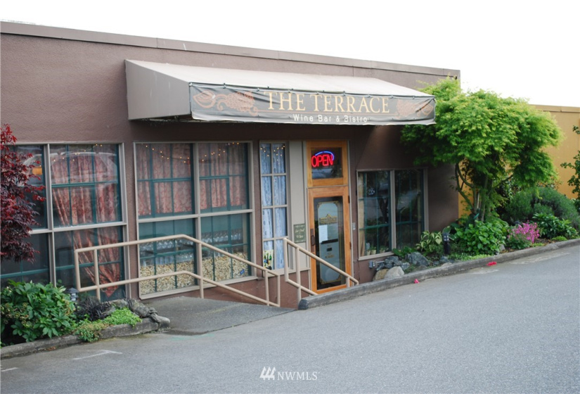 830 Pioneer Way, Oak Harbor, Washington 98277, ,Commercial Sale,For Sale,Pioneer Way,NWM1871040