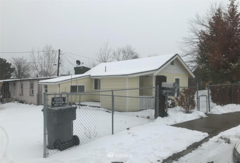 820 Ferry, Wenatchee, Washington 98801, 10 Bedrooms Bedrooms, ,5 BathroomsBathrooms,Residential,For Sale,Ferry,NWM1870900
