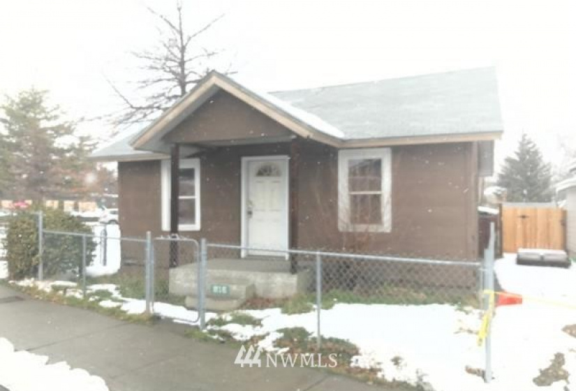 820 Ferry, Wenatchee, Washington 98801, 10 Bedrooms Bedrooms, ,5 BathroomsBathrooms,Residential,For Sale,Ferry,NWM1870900