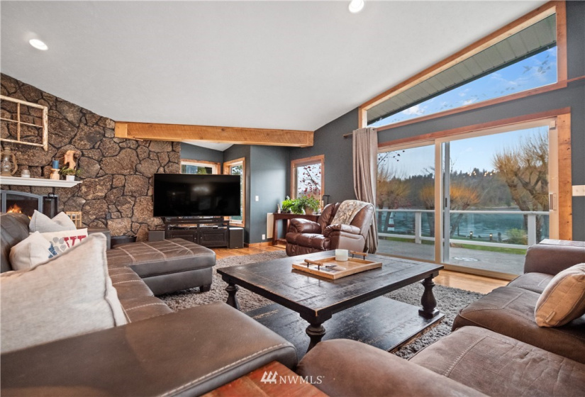 14630 Lenette, Nine Mile Falls, Washington 99026, ,Residential,For Sale,Lenette,NWM1870580
