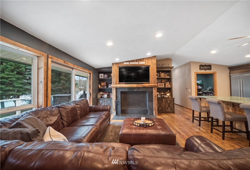 14630 Lenette, Nine Mile Falls, Washington 99026, ,Residential,For Sale,Lenette,NWM1870580