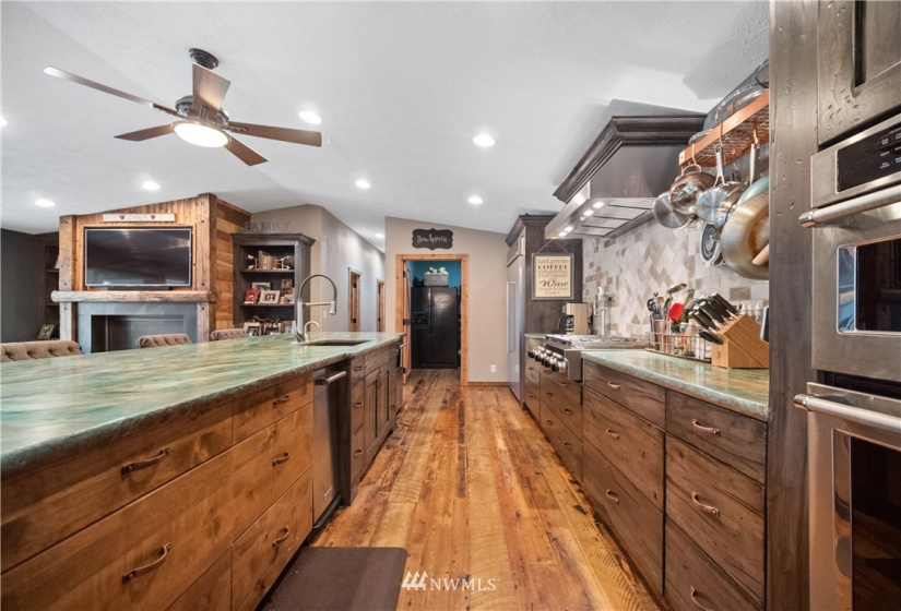 14630 Lenette, Nine Mile Falls, Washington 99026, ,Residential,For Sale,Lenette,NWM1870580