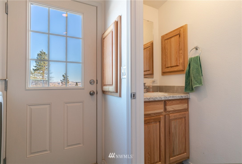 1565 Washington Creek, Chelan, Washington 98816, 3 Bedrooms Bedrooms, ,1 BathroomBathrooms,Residential,For Sale,Washington Creek,NWM1871625