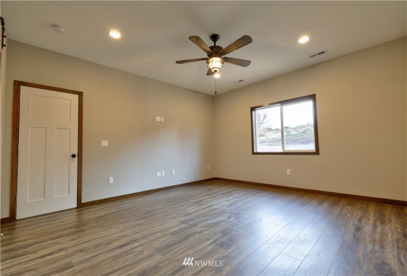 303 7th, Warden, Washington 98857, 3 Bedrooms Bedrooms, ,1 BathroomBathrooms,Residential,For Sale,Warden Heights,7th,NWM1871122
