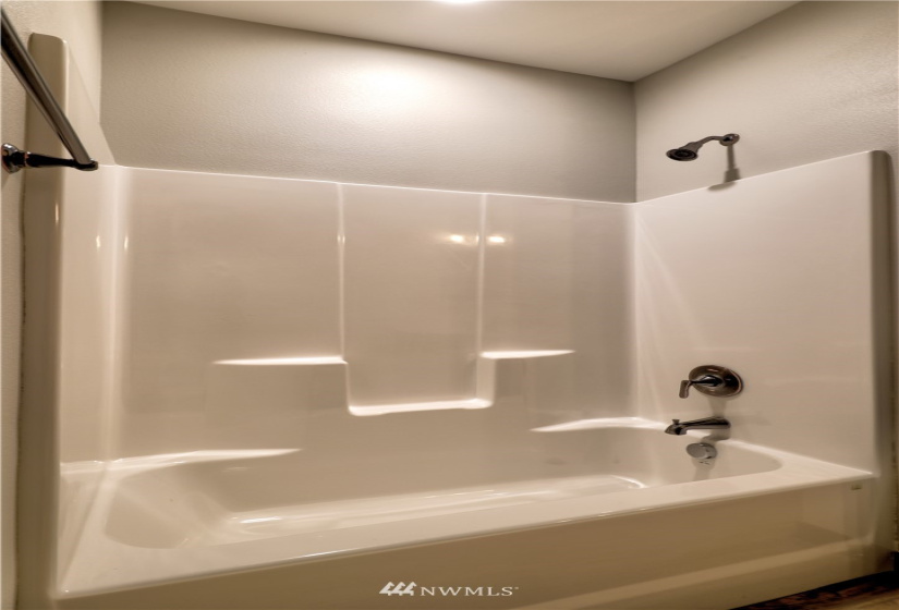 303 7th, Warden, Washington 98857, 3 Bedrooms Bedrooms, ,1 BathroomBathrooms,Residential,For Sale,Warden Heights,7th,NWM1871122