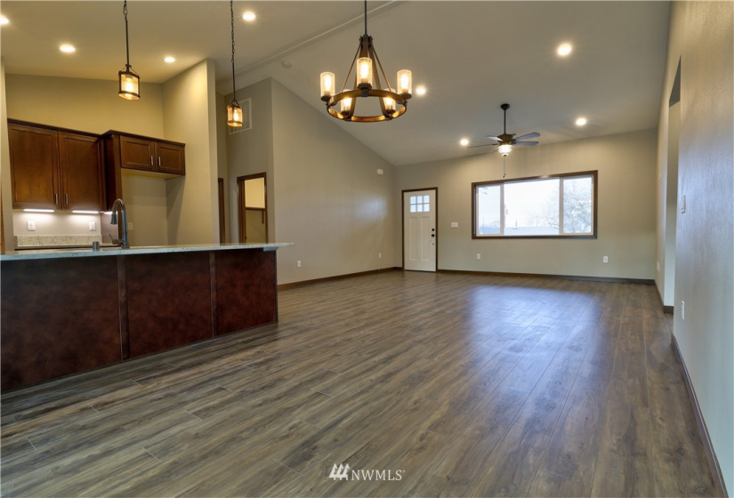 303 7th, Warden, Washington 98857, 3 Bedrooms Bedrooms, ,1 BathroomBathrooms,Residential,For Sale,Warden Heights,7th,NWM1871122