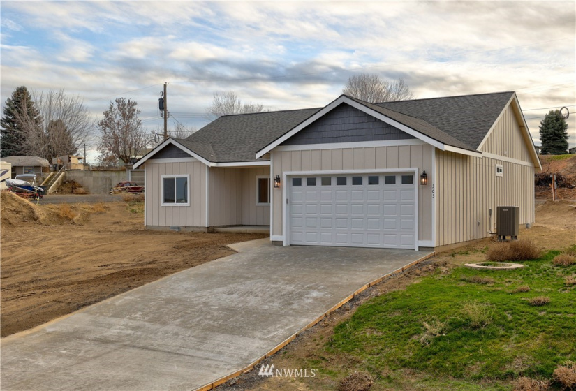 303 7th, Warden, Washington 98857, 3 Bedrooms Bedrooms, ,1 BathroomBathrooms,Residential,For Sale,Warden Heights,7th,NWM1871122