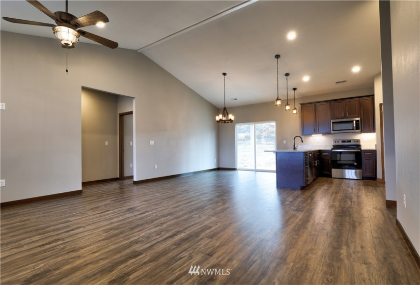 303 7th, Warden, Washington 98857, 3 Bedrooms Bedrooms, ,1 BathroomBathrooms,Residential,For Sale,Warden Heights,7th,NWM1871122