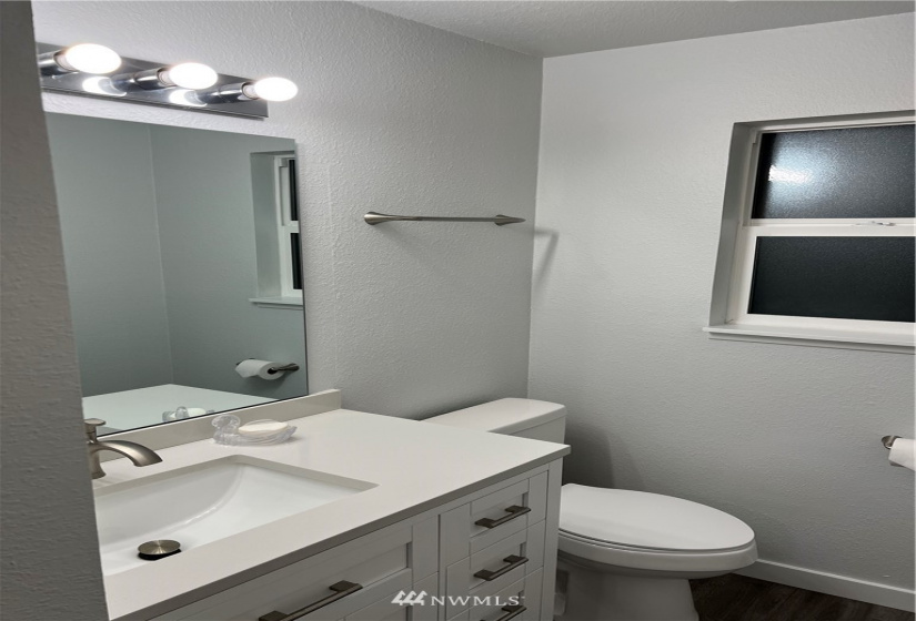 19215 15, Shoreline, Washington 98155, 2 Bedrooms Bedrooms, ,1 BathroomBathrooms,Residential Lease,For Rent,15,NWM1871876