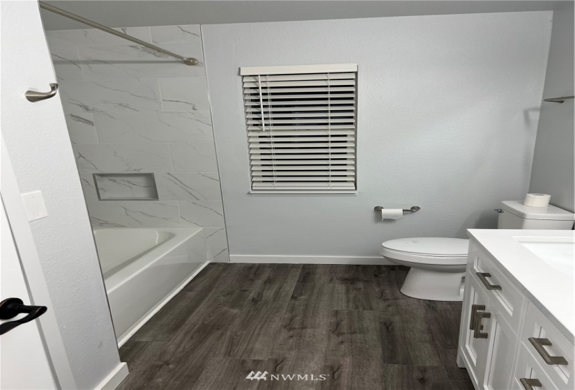 19215 15, Shoreline, Washington 98155, 2 Bedrooms Bedrooms, ,1 BathroomBathrooms,Residential Lease,For Rent,15,NWM1871876