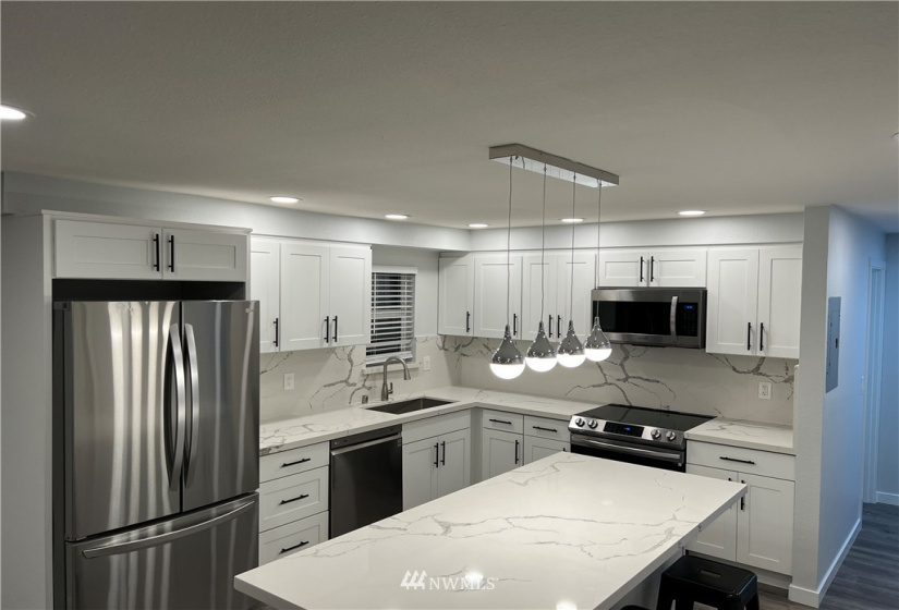 19215 15, Shoreline, Washington 98155, 2 Bedrooms Bedrooms, ,1 BathroomBathrooms,Residential Lease,For Rent,15,NWM1871876