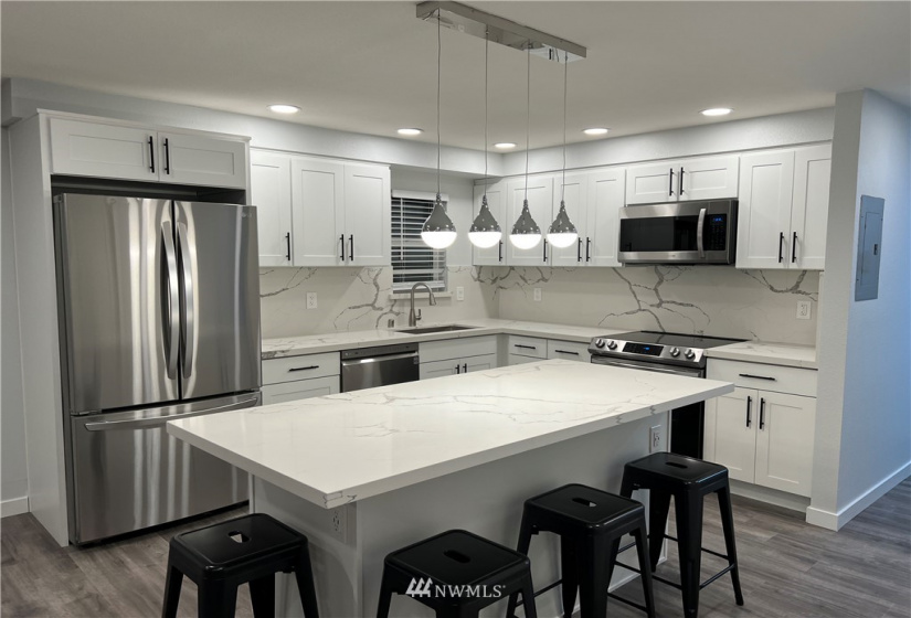 19215 15, Shoreline, Washington 98155, 2 Bedrooms Bedrooms, ,1 BathroomBathrooms,Residential Lease,For Rent,15,NWM1871876