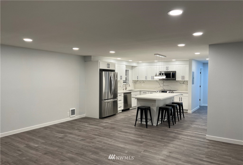 19215 15, Shoreline, Washington 98155, 2 Bedrooms Bedrooms, ,1 BathroomBathrooms,Residential Lease,For Rent,15,NWM1871876