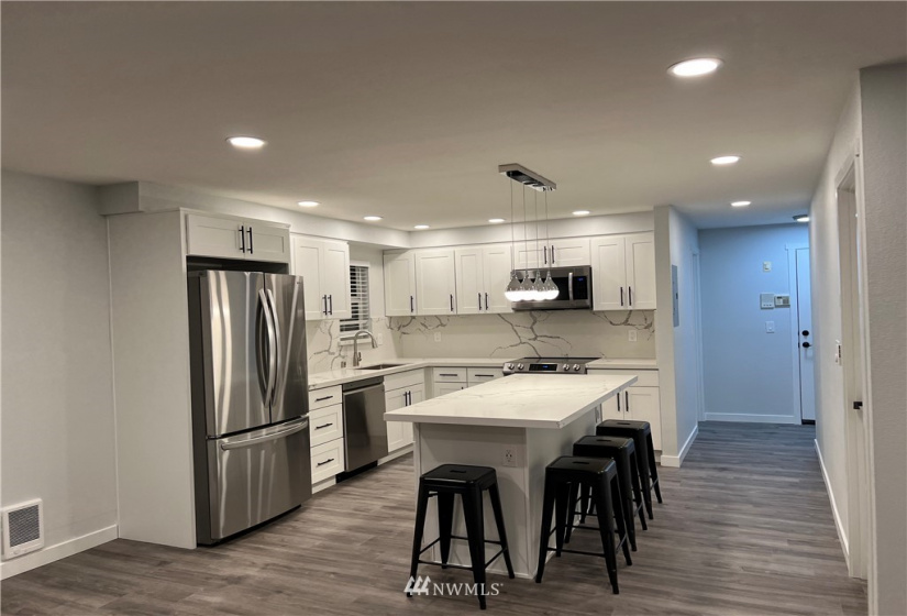 19215 15, Shoreline, Washington 98155, 2 Bedrooms Bedrooms, ,1 BathroomBathrooms,Residential Lease,For Rent,15,NWM1871876