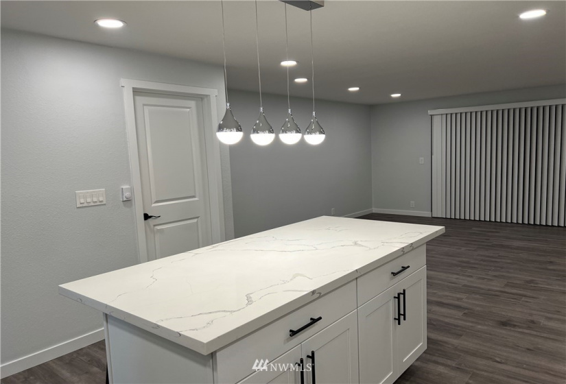 19215 15, Shoreline, Washington 98155, 2 Bedrooms Bedrooms, ,1 BathroomBathrooms,Residential Lease,For Rent,15,NWM1871876