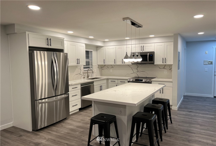 19215 15, Shoreline, Washington 98155, 2 Bedrooms Bedrooms, ,1 BathroomBathrooms,Residential Lease,For Rent,15,NWM1871876