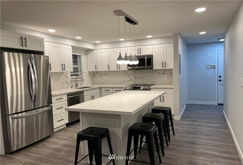 19215 15, Shoreline, Washington 98155, 2 Bedrooms Bedrooms, ,1 BathroomBathrooms,Residential Lease,For Rent,15,NWM1871876